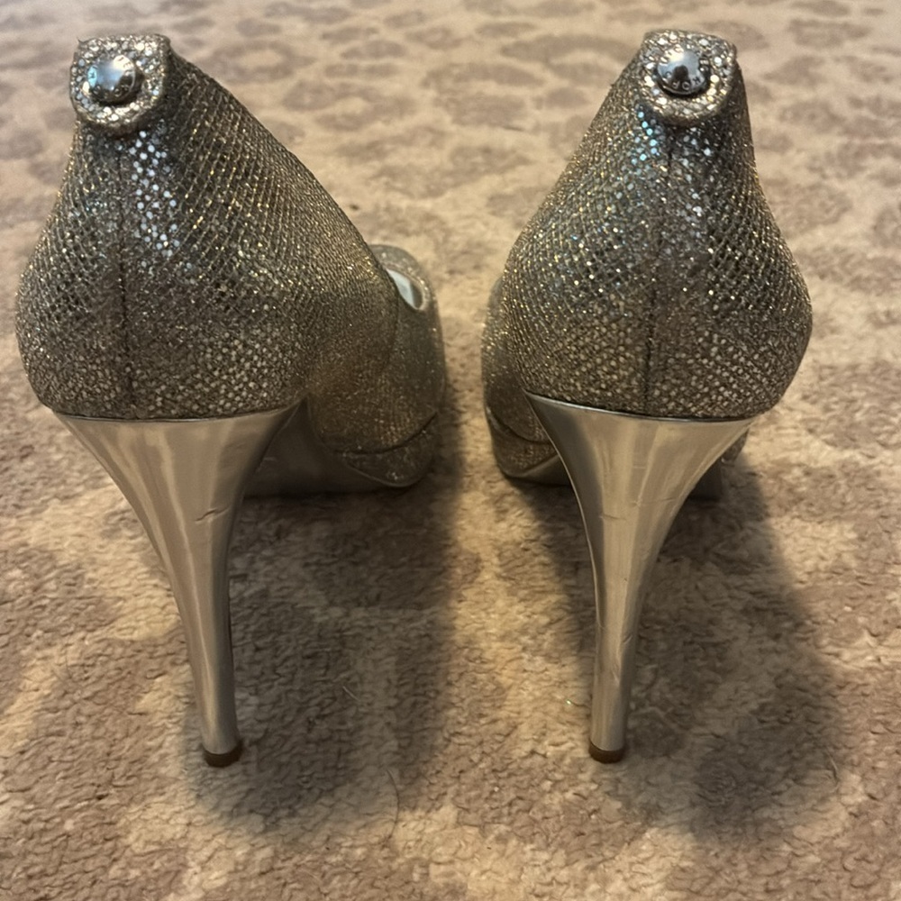 Michael Kors Sparkly Silver Formal Wedding Party Heels Size 9 - Picture 3 of 4